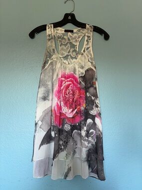 Women’s Floral Lace-Back Tunic - Pink/Gray